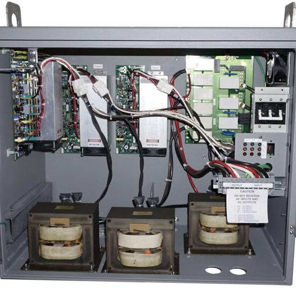 VRX-22500-8775 120/208 V wye three-phase precision outdoor automatic voltage regulator